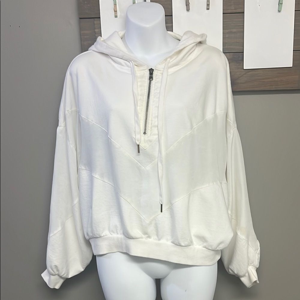 Victoria’s Secret Cream Hooded Pullover Zip Up Sweatshirt-Medium